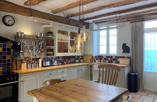 Saint-Meard-de-Gurcon House | 2 Bed Vineyard House - Sleeps 6 - Pets Welcome