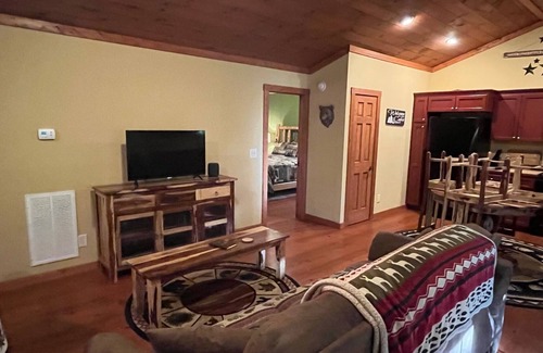 Hayesville Cabin | 2 Bedroom 1 Bath Hayesville Cabin