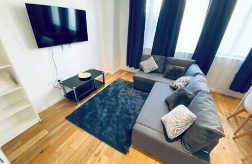 Cantelowes Apartment | 2-Bedroom/2-Bath/15 min. Camden Town