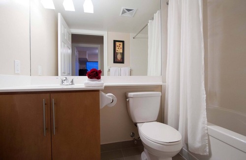 Markham Apartment | 2 Bedroom/2 Bathroom Suite