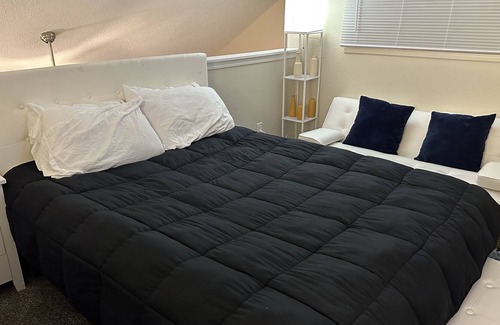 Southfield Apartment | 2 Bedroom 2 Bathroom Loft Near All Major Freeways