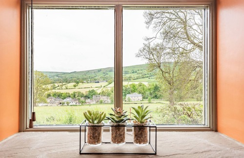Sutton-in-Craven Cottage | 2 bedroom accommodation in Glusburn, near Skipton