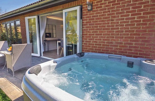 Rookley Cottage | 2 bedroom accommodation in Rookley Village