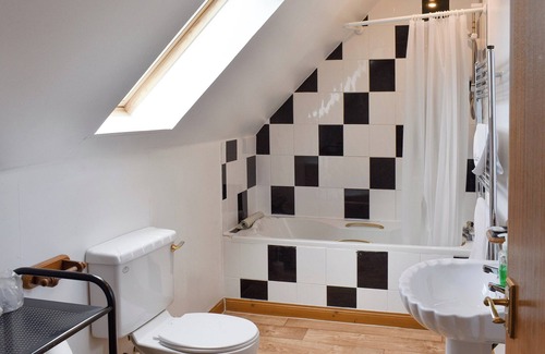 Cromarty Firth Cottage | 2 bedroom accommodation in Alness, near Invergordon