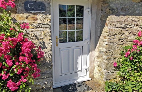 Cenarth Cottage | 2 bedroom accommodation in Penrherber, Newcastle Emlyn