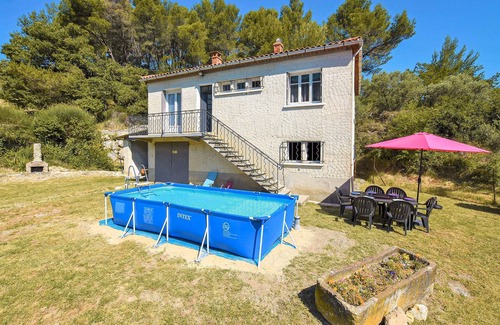 Entrechaux House | 2 bedroom accommodation in Entrechaux