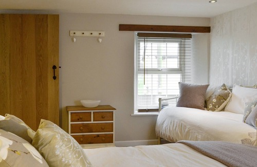 Langtree Cottage | 2 bedroom accommodation in Langtree, near Torrington