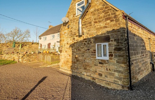 Alfreton Cottage | 2 bedroom accommodation in Matlock, Near Alfreton