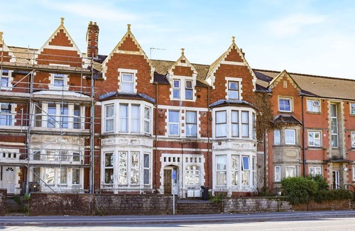 Adamsdown Cottage | 2 bedroom accommodation in Cardiff