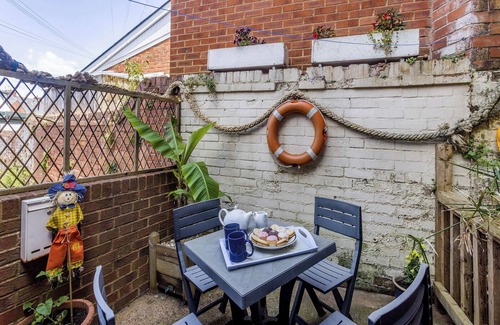 Exmouth Cottage | 2 bedroom accommodation in Exmouth