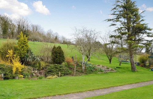 Stroud Cottage | 2 bedroom accommodation in Lypiatt Hill, near Stroud