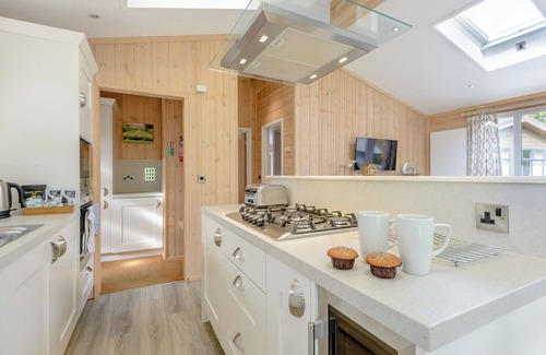 Ryde Ski Chalet | 2 bedroom accommodation in Wootton Bridge, Nr Cowes