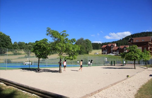 Metabief Apartment | 2 bedroom apartment at the foot of the ski and mountain bike slopes with swimming pool