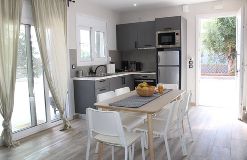 Paliki Apartment | 2-Bedroom Apartment with Sea View, Wi-Fi and Air Conditioning