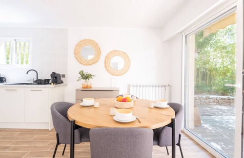 Cannes Apartment | 2-Bedroom Apartment with Garden