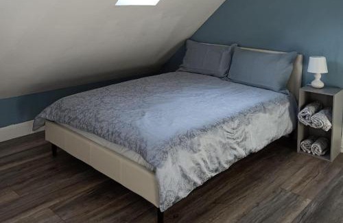 Gifford Apartment | 2 Bedroom Apt - Stunning Views Balcony Parking