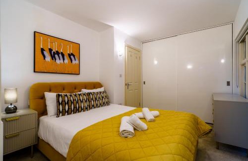 Somers Town Apartment | 2 Bedroom City Retreat by Regents Park, Prime Camden Location