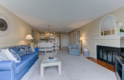 Acme Condo | 2 Bedroom Condo Golf Course Views 5166