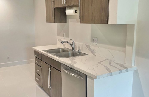 Calabasas Condo | 2-bedroom Condo in Heart of Downtown Calabasas