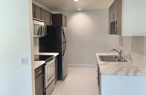 Calabasas Condo | 2-bedroom Condo in Heart of Downtown Calabasas