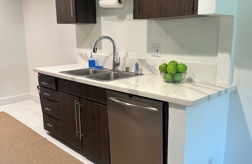 Calabasas Condo | 2-bedroom Condo in Heart of Downtown Calabasas