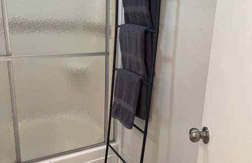 Lake City Condo | 2-bedroom condo in Lake City with WiFi, AC