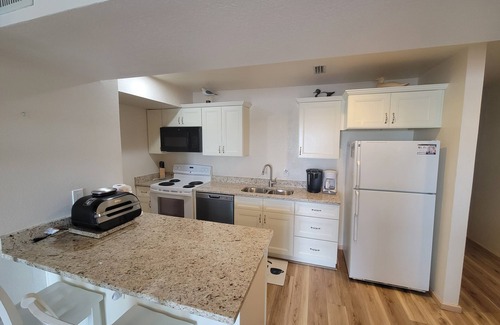 Avon Condo | 2 Bedroom Condo- Waterfront! 2023 Renovation 2 Kayaks Included, Pool and Tennis