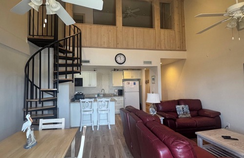 Avon Condo | 2 Bedroom Condo- Waterfront! 2023 Renovation 2 Kayaks Included, Pool and Tennis