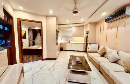Lahore Apartment | 2 Bedroom Cozy Apartment by Lux Haven Stays