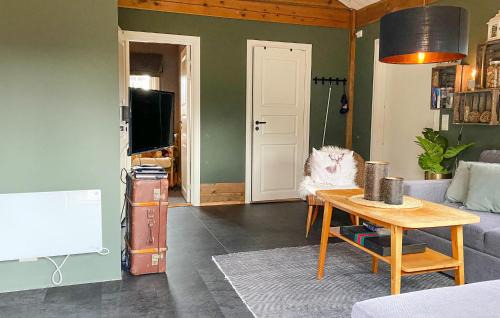 Sykkylven House | 2 Bedroom Cozy Home In Straumgjerde