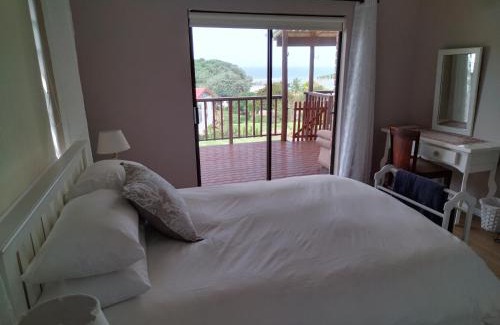Amatola Coastal Apartment | 2 Bedroom Guest Suite at A-frame Glengariff Beach