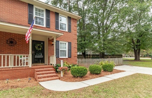 National Hills House | 2-bedroom home with 1.5 bathrooms and fully fenced backyard. The sleeping arrangements are 1 king bed and 1 queen bed.