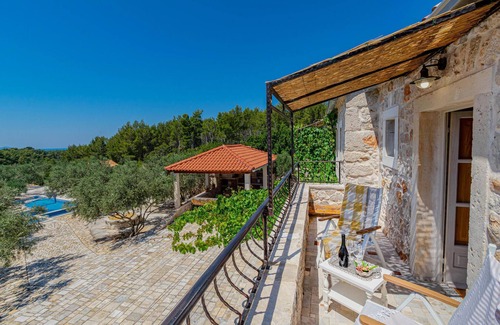 Potirna House | 2 bedroom lovely home in Blato