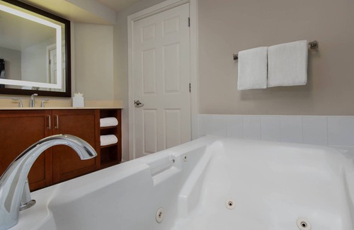 Central Beach Resort | 2 Bedroom - Marriott's BeachPlace Towers - Full Resort Access
