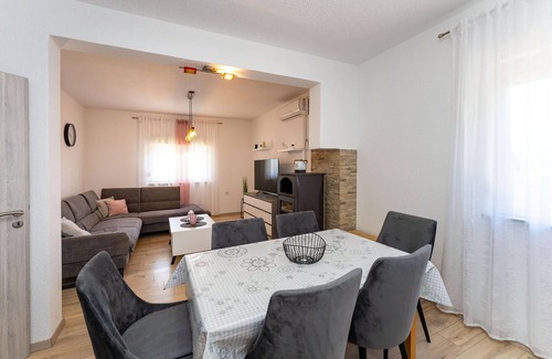 Krusevo House | 2 bedroom nice home in Krusevo