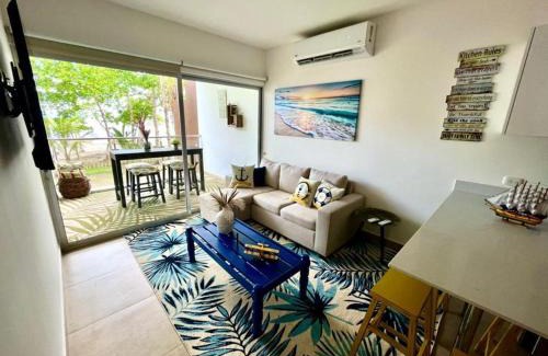 Bejuco Apartment | 2 Bedroom Oceanfront Condo with Wi-Fi, AC and Pool