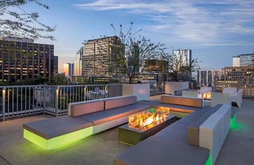 West End Resort | 2-bedroom presidential suite Austin, TX