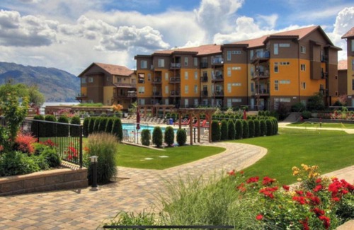 Westbank Condo | 2 bedroom , private condo at Barona Beach W Kel. Boat slip also available.