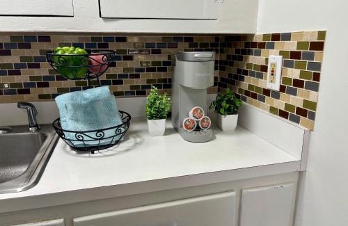 Derry House | 2-Bedroom Retreat in Charming Small Town