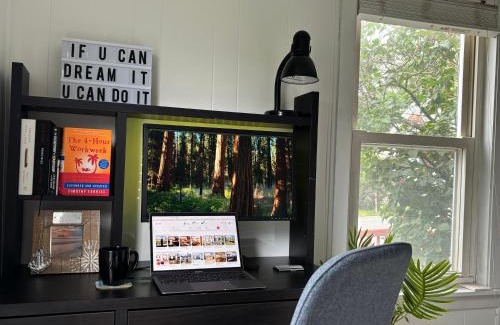 Derry House | 2-Bedroom Retreat in Charming Small Town