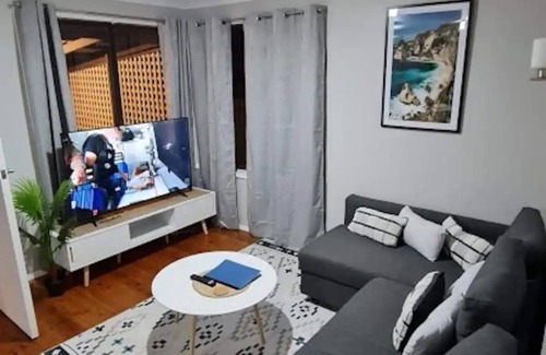 Oak Flats Apartment | 2 Bedroom unit with covered entertainment area