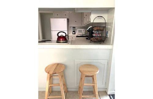 Raisin House | 2 Bedrooms by Fresno Airport