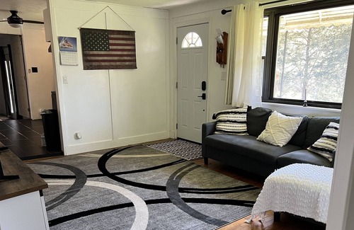 New Market House | 2 bedrooms in a Quiet country neighborhood. 30 minutes from smoky mountains