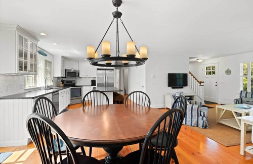 Orleans House | 2 Bicycles Provided! Cape Cod Cottage w/Deck