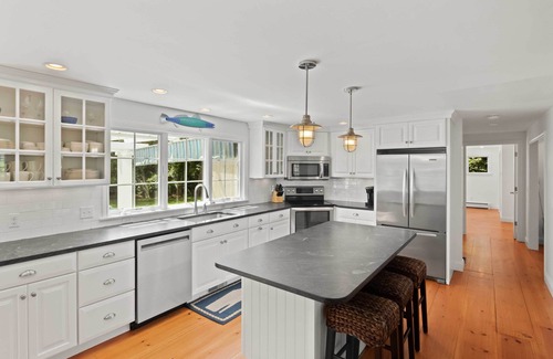 Orleans House | 2 Bicycles Provided! Cape Cod Cottage w/Deck