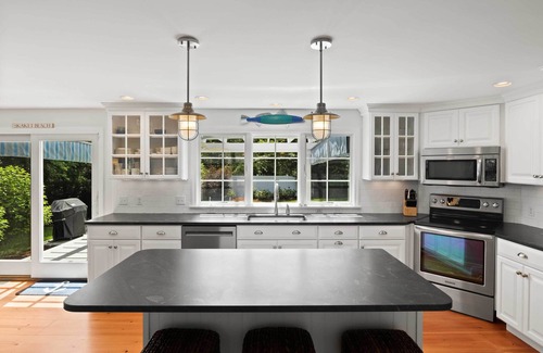 Orleans House | 2 Bicycles Provided! Cape Cod Cottage w/Deck