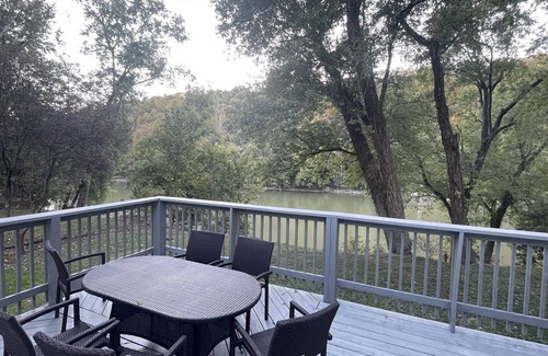 Frankfort Cottage | 2 BR Cottage on the River