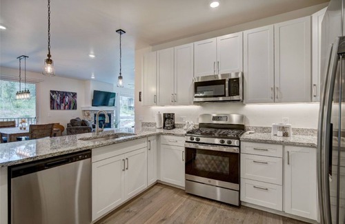 Lakeside Village Condo | 2 BR Mountain Getaway + Hot Tub Access