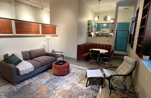 East Texas Apartment | 2 BR Schoolhouse Apt w/Sauna