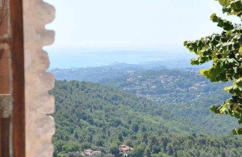 Saint-Jeannet House | 2* "brocante spirit" furnished accommodation